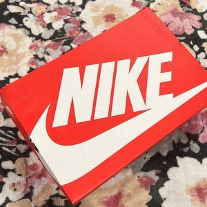 Nike woman’s vapormax air plus in bubblegum size w9.5